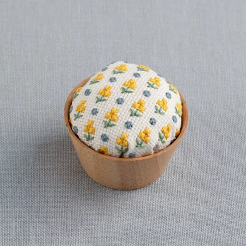 Zizashi Pincushion Embroidery Kit Yellow Flowers – LECIEN COSMO